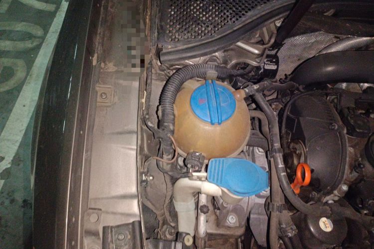 Used Volkswagen Passat 2011 1.8TSI Automatic Prestige Edition Engine Bay Right