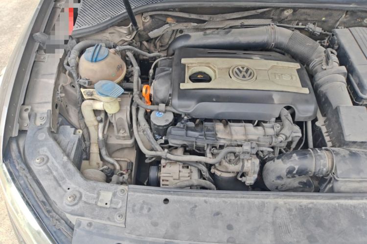 Used Volkswagen Passat 2011 1.8TSI DSG Prestige Edition Engine Bay Right