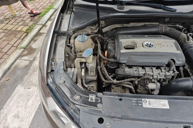 Used Volkswagen Passat 2011 1.8TSI Automatic Prestige Edition Engine Bay Right