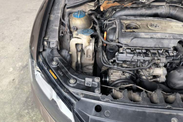 Used Volkswagen Passat 2011 1.8 TSI DSG Ultimate Edition Engine Bay Right