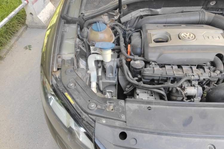 Used Volkswagen Passat 2011 2.0 TSI DSG Ultimate Edition Engine Bay Right