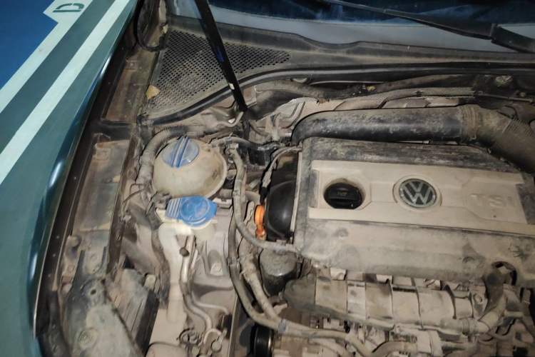 Used Volkswagen Passat 2011 2.0 TSI DSG Premium Edition Engine Bay Right
