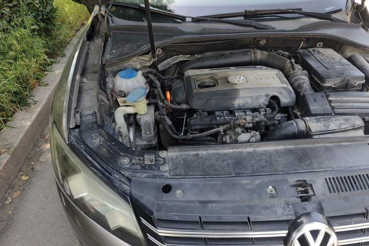 Used Volkswagen Passat 2011 1.8 TSI DSG Prestige Edition Engine Bay Right