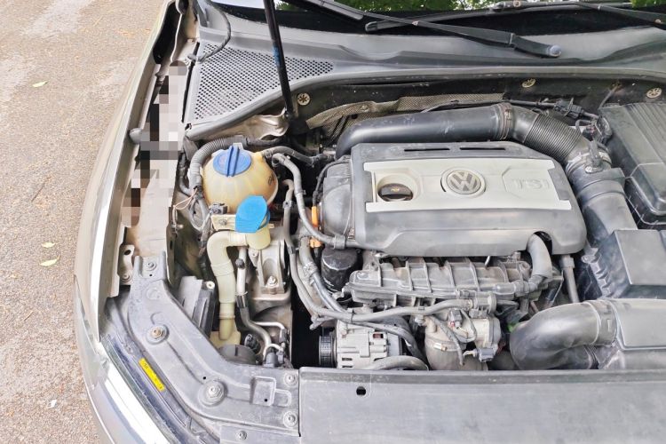 Used Volkswagen Passat 2011 1.8TSI DSG Prestige Edition Engine Bay Right