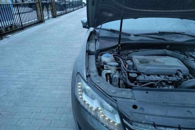 Used Volkswagen Passat 2011 1.8TSI DSG Prestige Edition Engine Bay Right