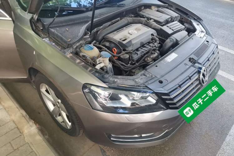 Used Volkswagen Passat 2011 1.8TSI DSG Prestige Edition Engine Bay Right