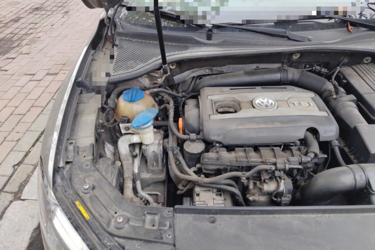Used Volkswagen Passat 2011 1.8TSI DSG Prestige Edition Engine Bay Right