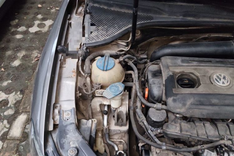 Used Volkswagen Passat 2011 1.8TSI Automatic Prestige Edition Engine Bay Right