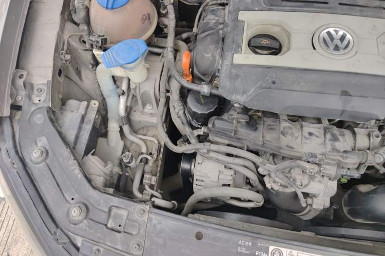 Used Volkswagen Passat 2011 1.8 TSI DSG Prestige Edition Engine Bay Right