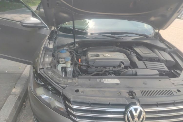 Used Volkswagen Passat 2011 1.8TSI Automatic Prestige Edition Engine Bay Right