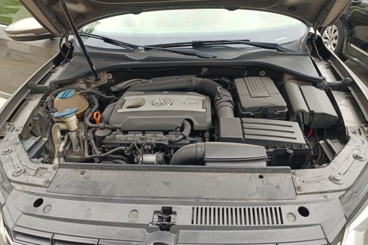 Used Volkswagen Passat 2011 1.8TSI Automatic Prestige Edition Engine Bay