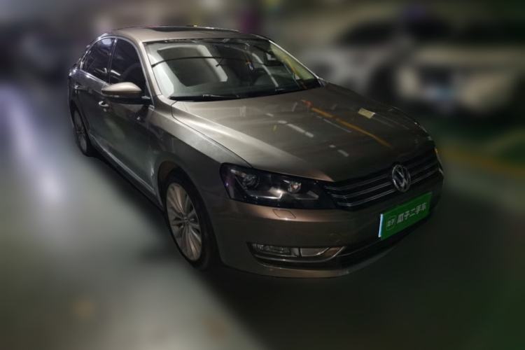 Used Volkswagen Passat 2011 2.0 TSI DSG Ultimate Edition Front Right 45 Deg