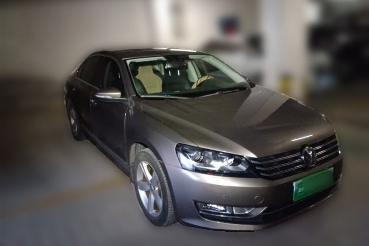 Used Volkswagen Passat 2011 1.8TSI DSG Prestige Edition Front Right 45 Deg
