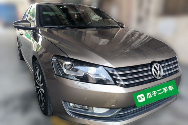 Used Volkswagen Passat 2011 1.8 TSI DSG Ultimate Edition Front Right 45 Deg