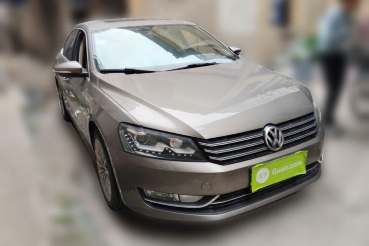 Used Volkswagen Passat 2011 2.0 TSI DSG Ultimate Edition Front Right 45 Deg