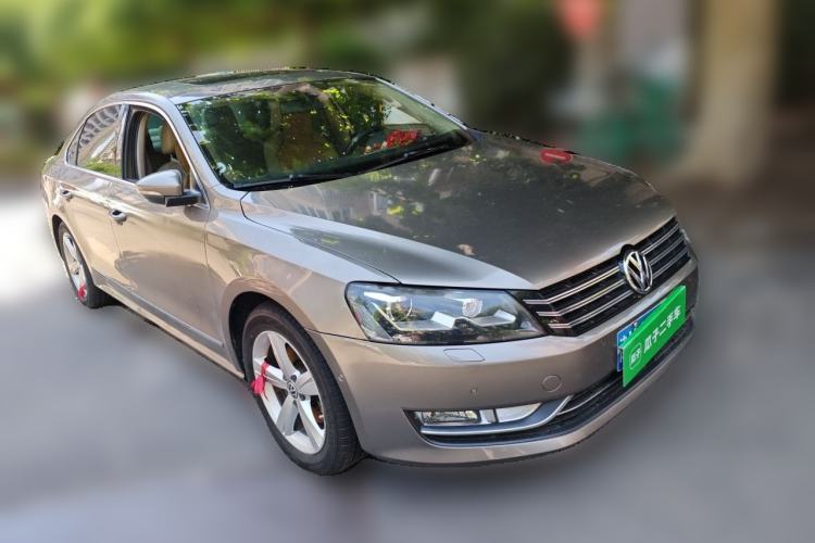 Used Volkswagen Passat 2011 1.8TSI DSG Prestige Edition Front Right 45 Deg