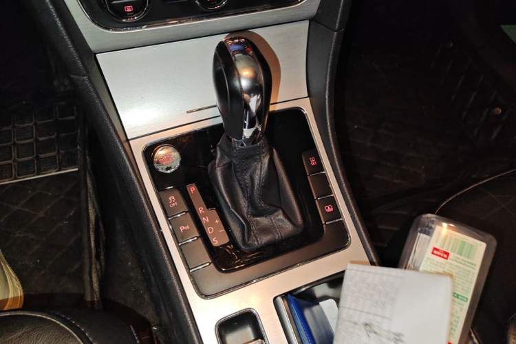Used Volkswagen Passat 2011 1.8TSI DSG Prestige Edition Gear Lever