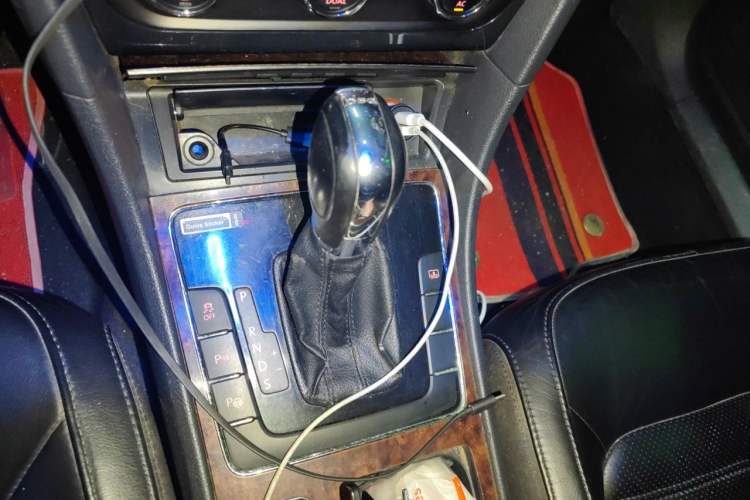 Used Volkswagen Passat 2011 2.0 TSI DSG Premium Edition Gear Lever