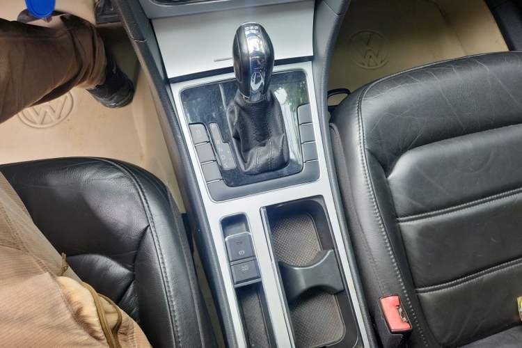Used Volkswagen Passat 2011 1.8 TSI DSG Prestige Edition Gear Lever