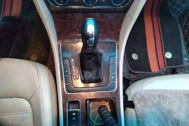 Used Volkswagen Passat 2011 1.8TSI DSG Prestige Edition Gear Lever
