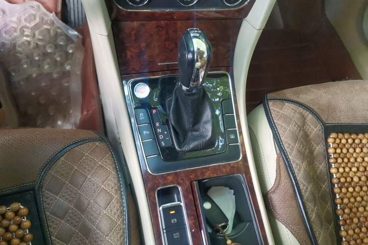 Used Volkswagen Passat 2011 1.8TSI DSG Prestige Edition Gear Lever