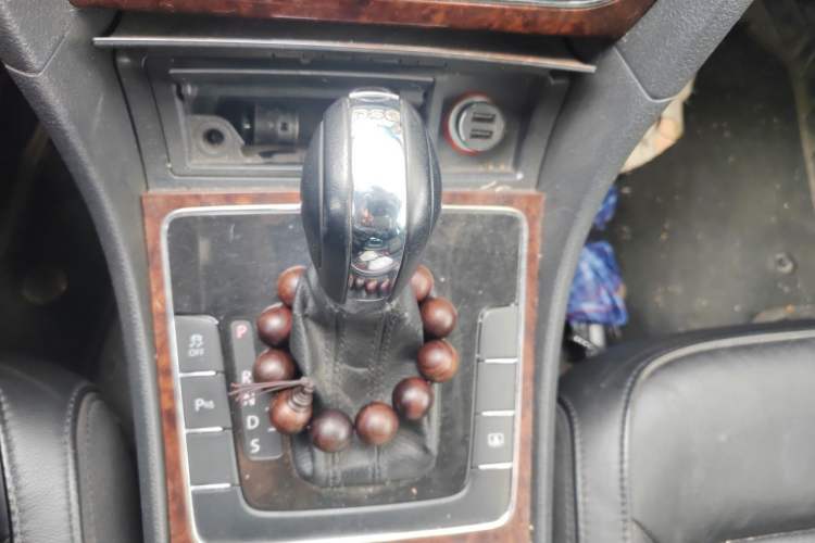 Used Volkswagen Passat 2011 1.8TSI DSG Prestige Edition Gear Lever