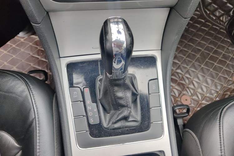 Used Volkswagen Passat 2011 1.8 TSI DSG Prestige Edition Gear Lever