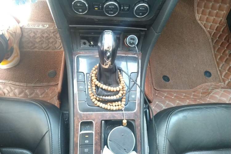 Used Volkswagen Passat 2011 2.0 TSI DSG Premium Edition Gear Lever
