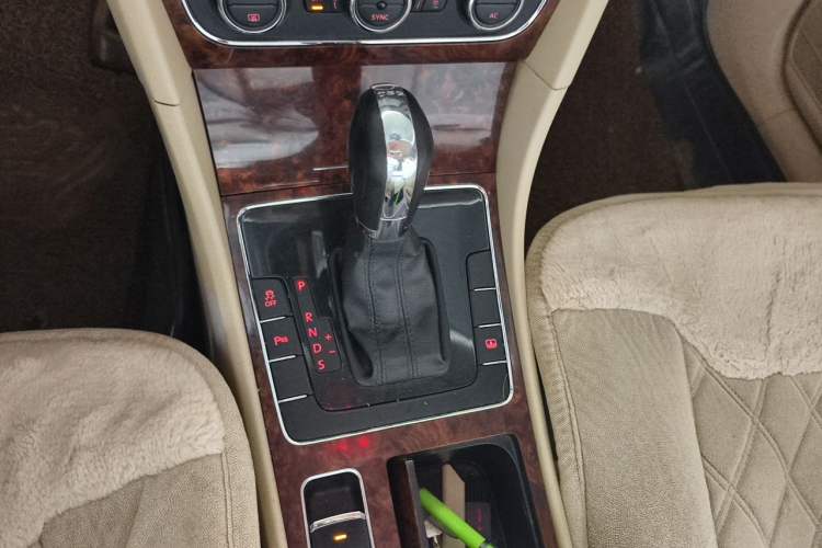 Used Volkswagen Passat 2011 1.8 TSI DSG Prestige Edition Gear Lever