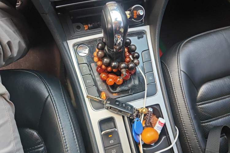 Used Volkswagen Passat 2011 1.8 TSI DSG Ultimate Edition Gear Lever