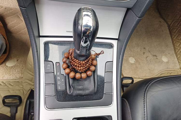 Used Volkswagen Passat 2011 1.8TSI Automatic Prestige Edition Gear Lever