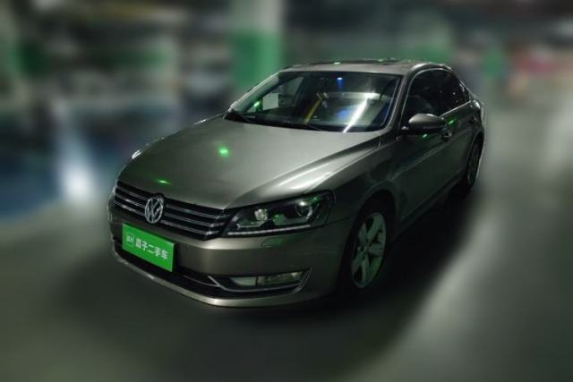 Ojetý Volkswagen Passat 2011 2.0 TSI DSG Premium Edition