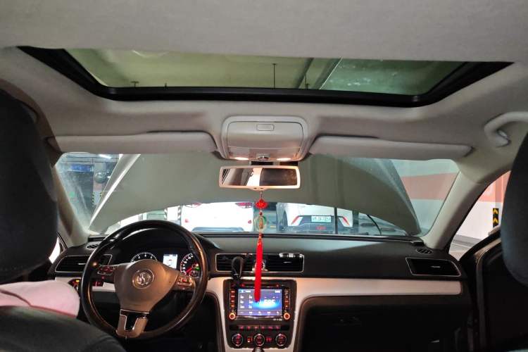 Used Volkswagen Passat 2011 1.8TSI DSG Prestige Edition Headliner