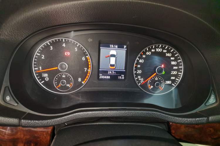 Used Volkswagen Passat 2011 2.0 TSI DSG Ultimate Edition Instrument Cluster