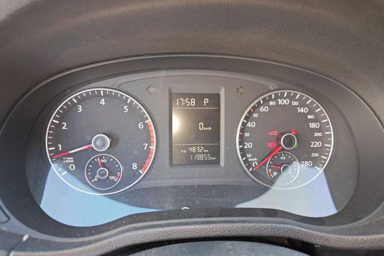 Used Volkswagen Passat 2011 1.8TSI Automatic Prestige Edition Instrument Cluster