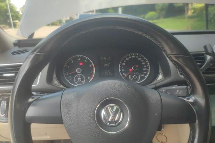 Used Volkswagen Passat 2011 1.8TSI Automatic Prestige Edition Instrument Cluster