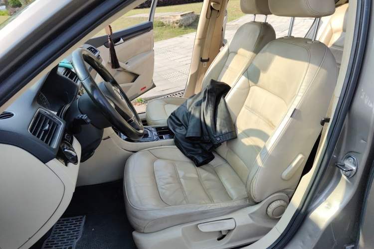 Used Volkswagen Passat 2011 1.8 TSI DSG Prestige Edition Left Front Seat