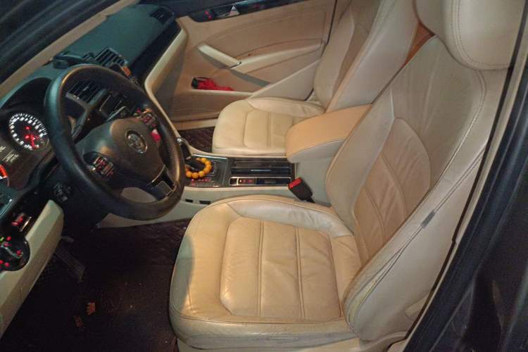 Used Volkswagen Passat 2011 1.8TSI Automatic Prestige Edition Left Front Seat