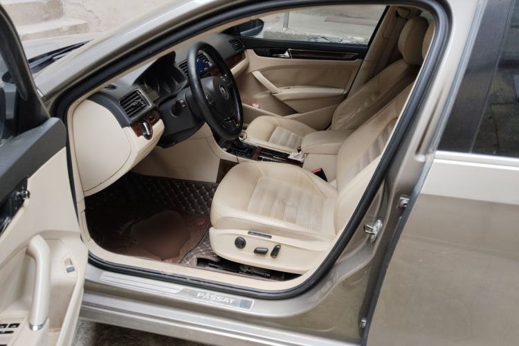 Used Volkswagen Passat 2011 2.0 TSI DSG Ultimate Edition Left Front Seat