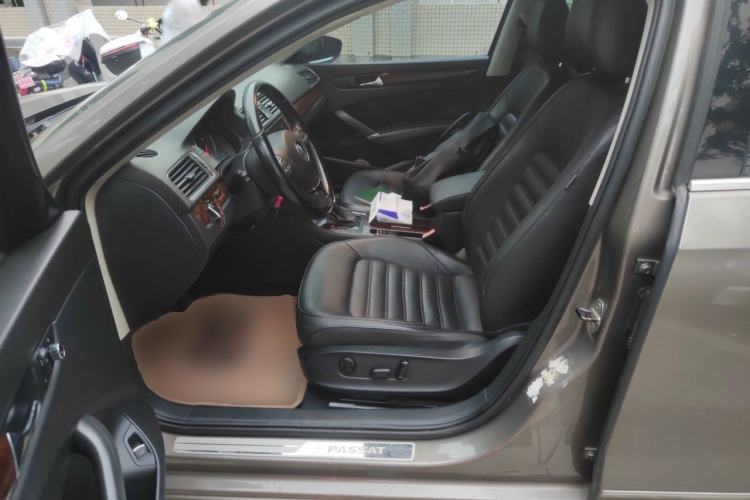 Used Volkswagen Passat 2011 1.8TSI DSG Prestige Edition Left Front Seat