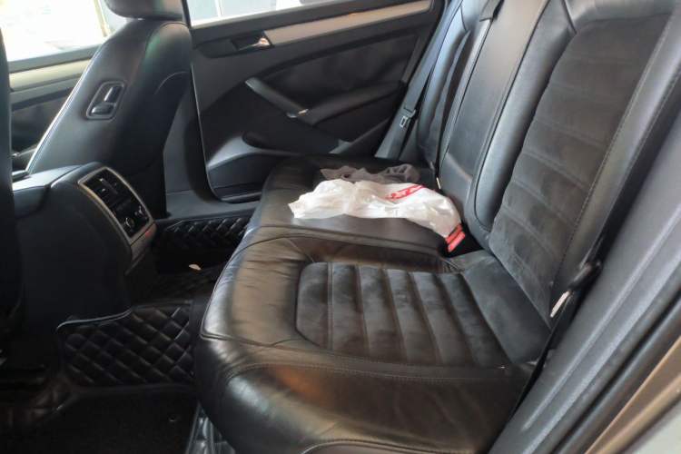 Used Volkswagen Passat 2011 1.8 TSI DSG Ultimate Edition Left Rear Seat