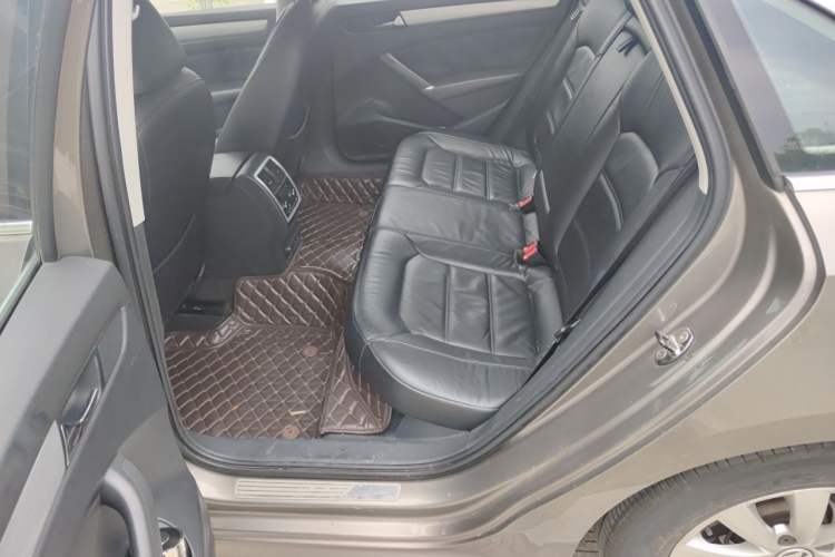 Used Volkswagen Passat 2011 1.8 TSI DSG Prestige Edition Left Rear Seat