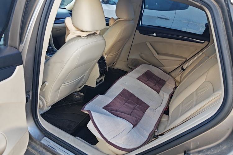 Used Volkswagen Passat 2011 1.8TSI Automatic Prestige Edition Left Rear Seat