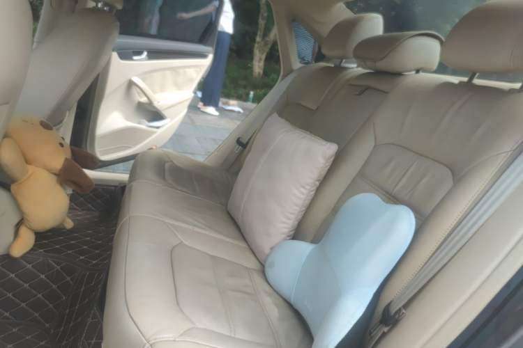 Used Volkswagen Passat 2011 1.8TSI Automatic Prestige Edition Left Rear Seat