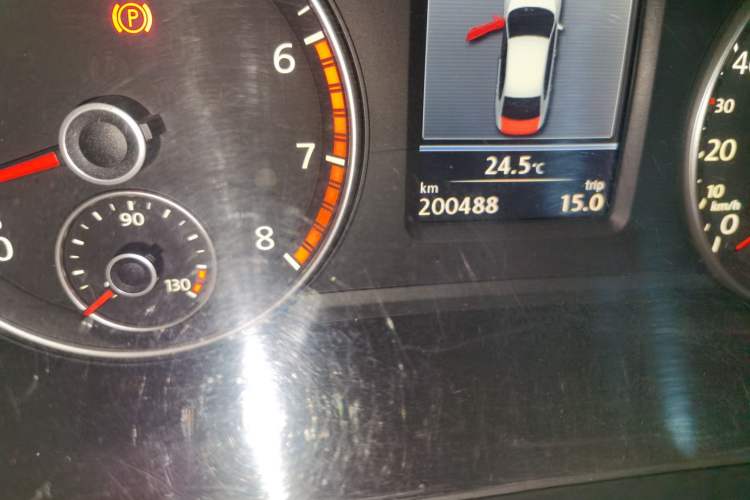 Used Volkswagen Passat 2011 2.0 TSI DSG Ultimate Edition Odometer Close Up