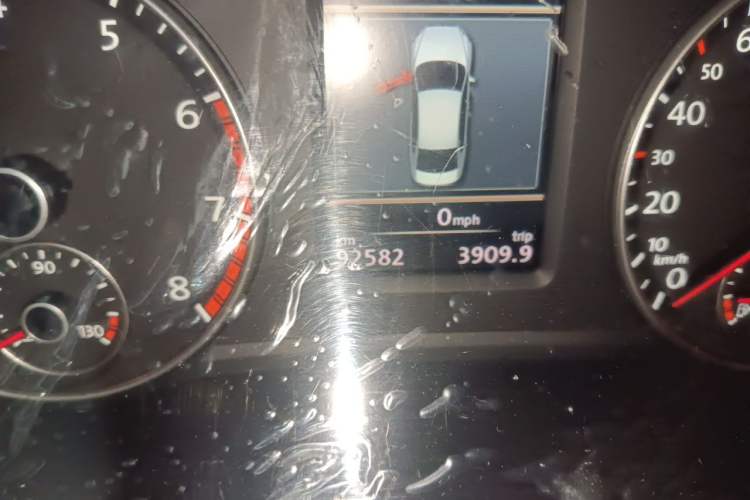 Used Volkswagen Passat 2011 1.8TSI DSG Prestige Edition Odometer Close Up