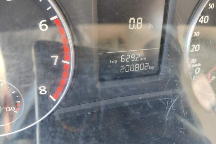 Used Volkswagen Passat 2011 1.8 TSI DSG Prestige Edition Odometer Close Up