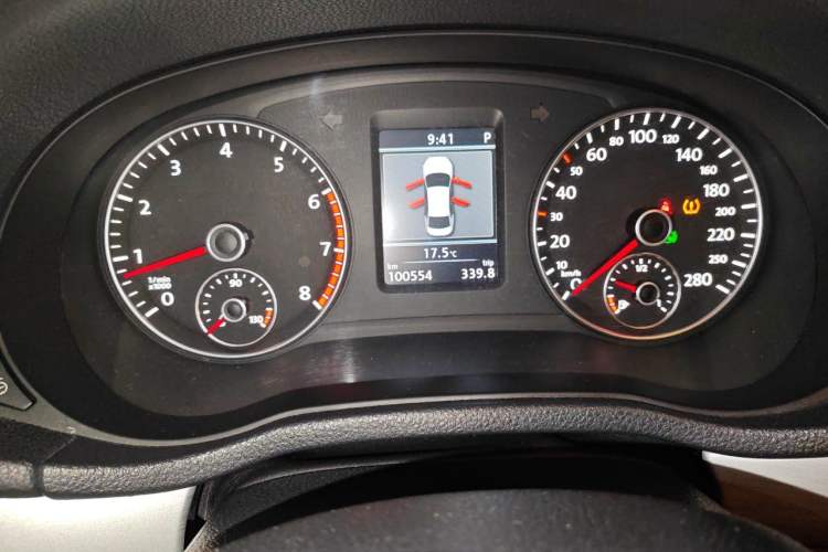 Used Volkswagen Passat 2011 1.8TSI DSG Prestige Edition Odometer Close Up