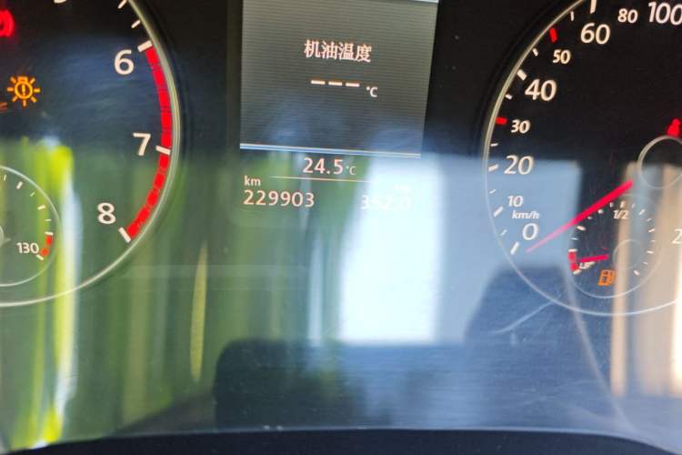 Used Volkswagen Passat 2011 1.8TSI DSG Prestige Edition Odometer Close Up