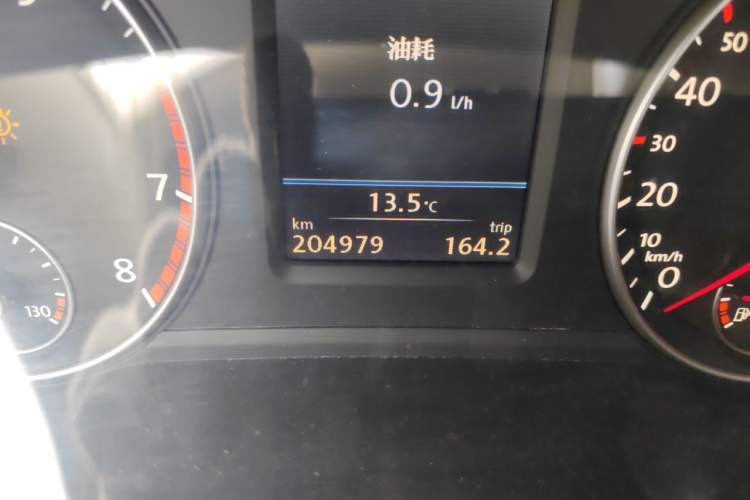 Used Volkswagen Passat 2011 1.8TSI DSG Prestige Edition Odometer Close Up